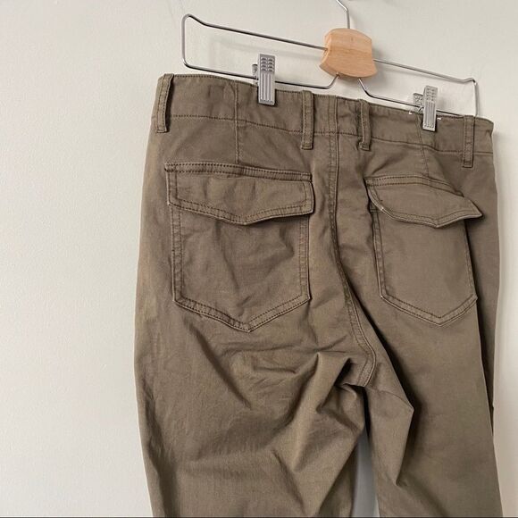 Aritiza "Golden Tna" Heroic Khaki Joggers - Picture 7 of 14